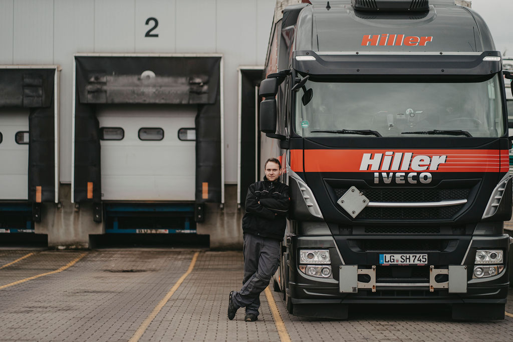 Hiller Berufskraftfahrer mit LKW